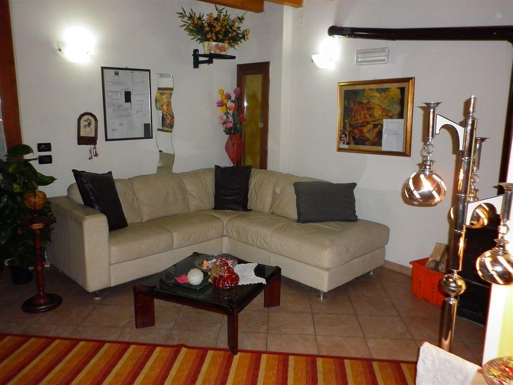 La Cascina Di Alice Bed & Breakfast Castiglione Delle Stiviere Exterior foto