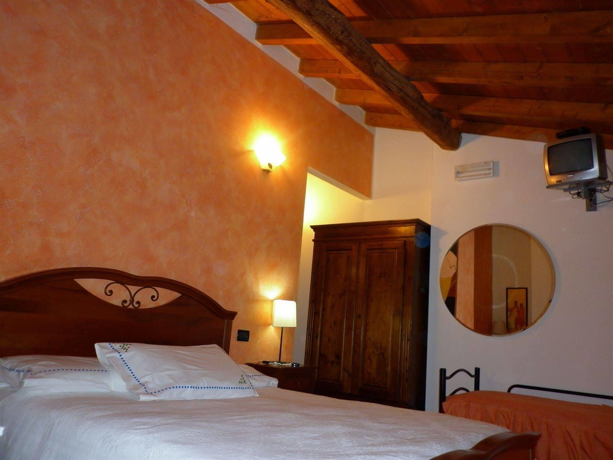 La Cascina Di Alice Bed & Breakfast Castiglione Delle Stiviere Exterior foto